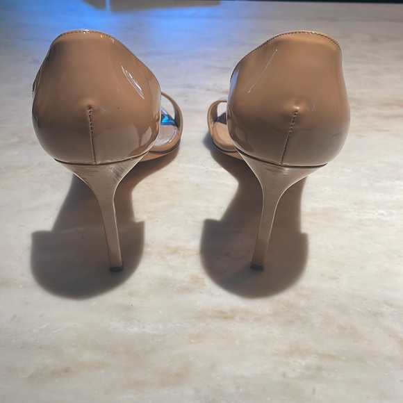 Manolo Blahnik size 40, nude, patent leather, open toe. - Picture 4 of 7